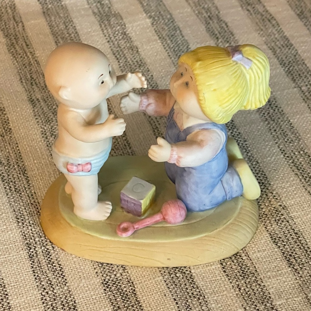 Vintage Cabbage Patch - 1985 - Porcelain Figurine - Baby with Big Cabbage Patch
